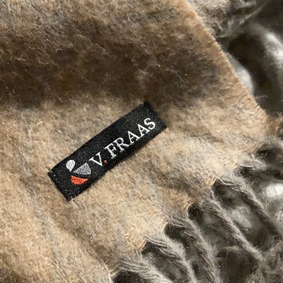 V Fraas 100% cashmere scarf - Picture 8 of 10